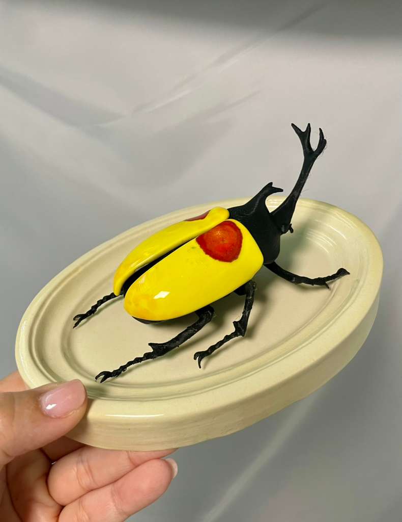 Chromatic Beetle Love Stroke
