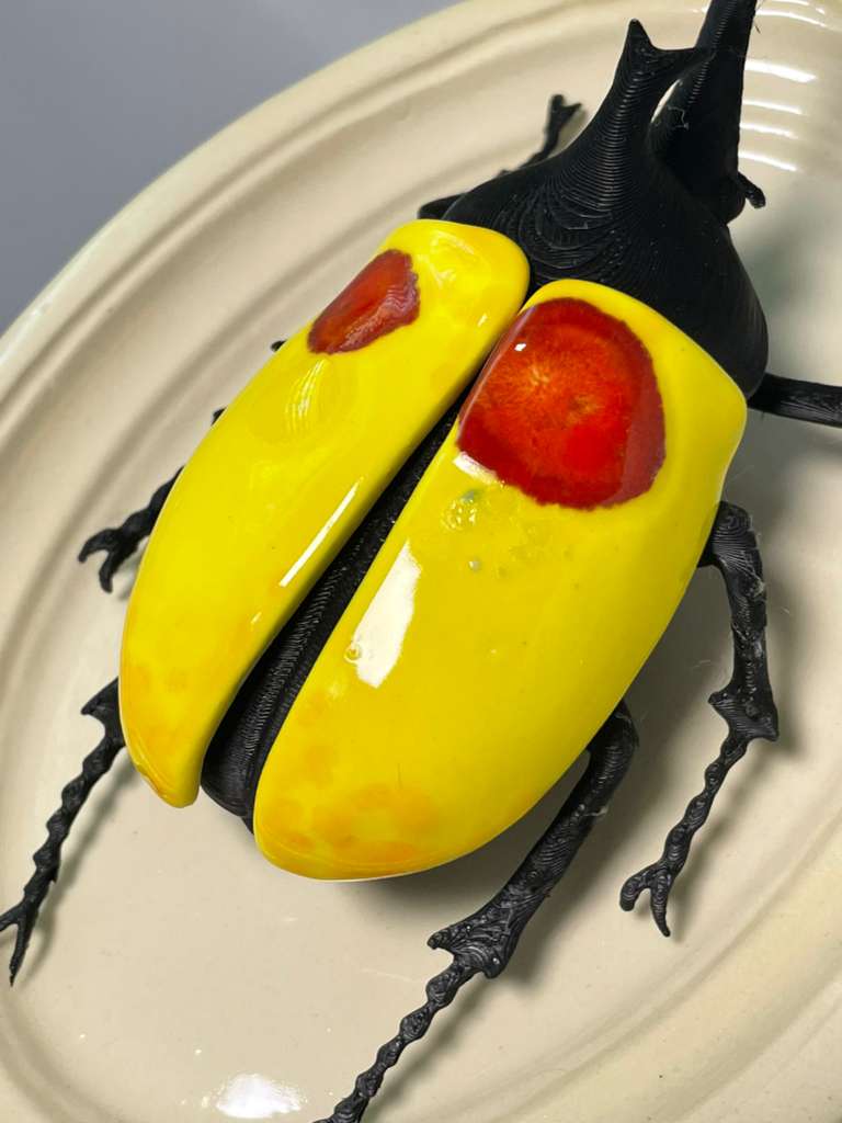 Chromatic Beetle Love Stroke