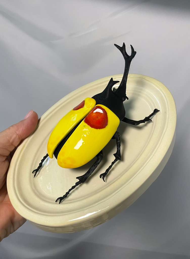 Chromatic Beetle Love Stroke