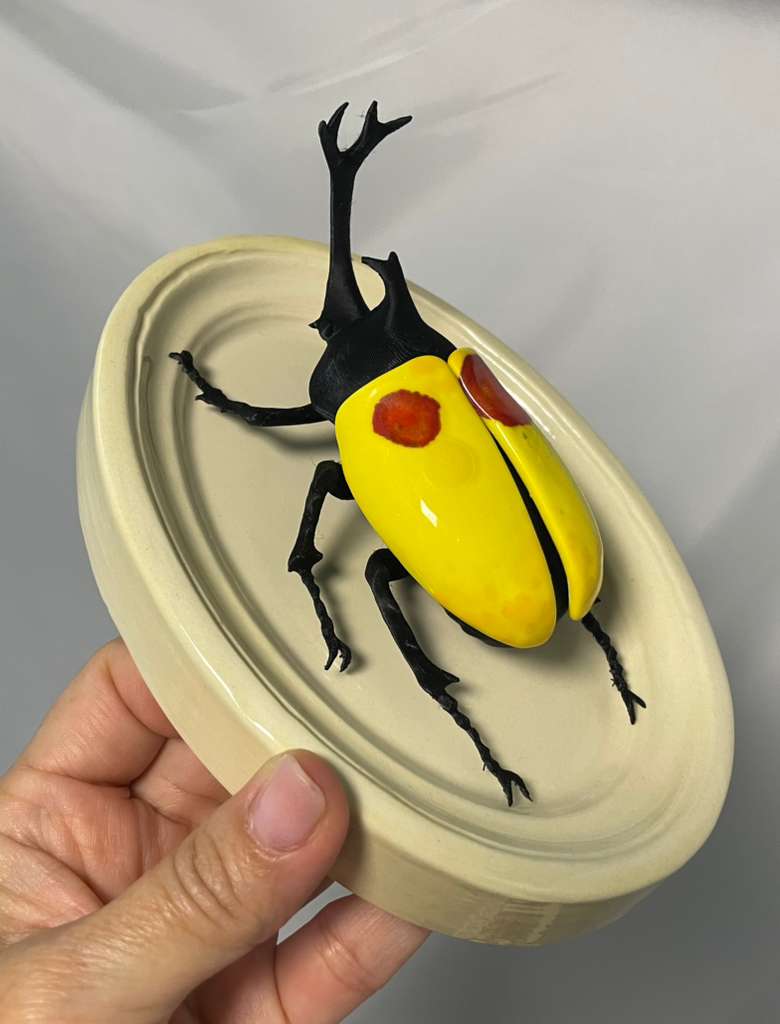 Chromatic Beetle Love Stroke